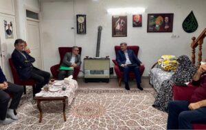 دیدار مدیرعامل شركت توزیع نیروی برق گیلان با خانواده معظم شهدا همزمان با هفته بسیج